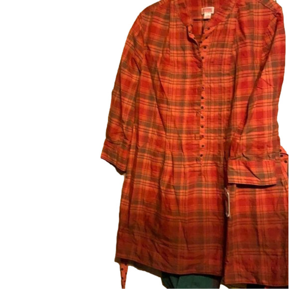 Mossimo Supply Co. Tops - 𝅺NWT women’s XL pull over shirt. Button 3/4. Tie back